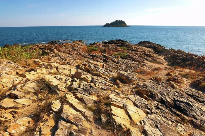  : Ao Pakarang viewpoint at the tip of Koh Samet island, Thailand