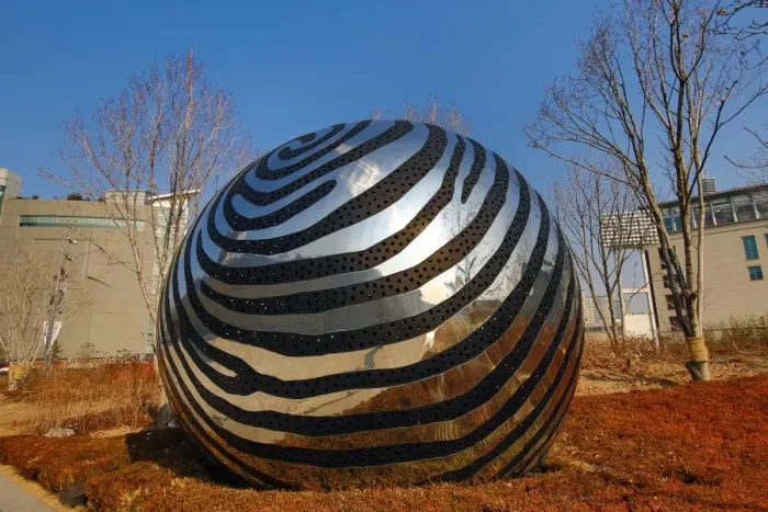  : Ball statue at the Dongdaemun Design Plaza and Culture Park (DDP) in Seoul, Korea