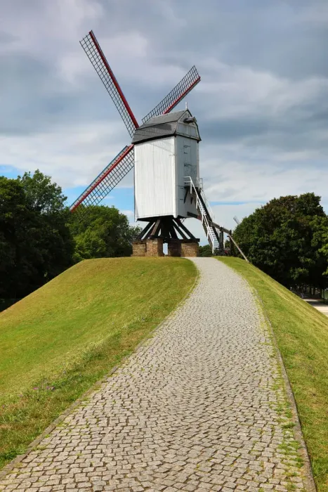  : Bonne Chieremolen windmill, Bruges, Belgium