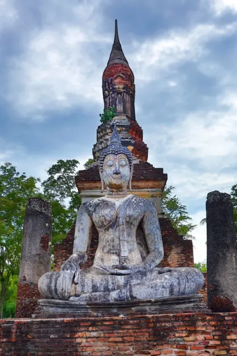 : Buddha Statue at Wat Tra Phang Ngoen temple, Sukhotai, Thailand : Buddha Statue at Wat Tra Phang Ngoen temple, Sukhotai, Thailand