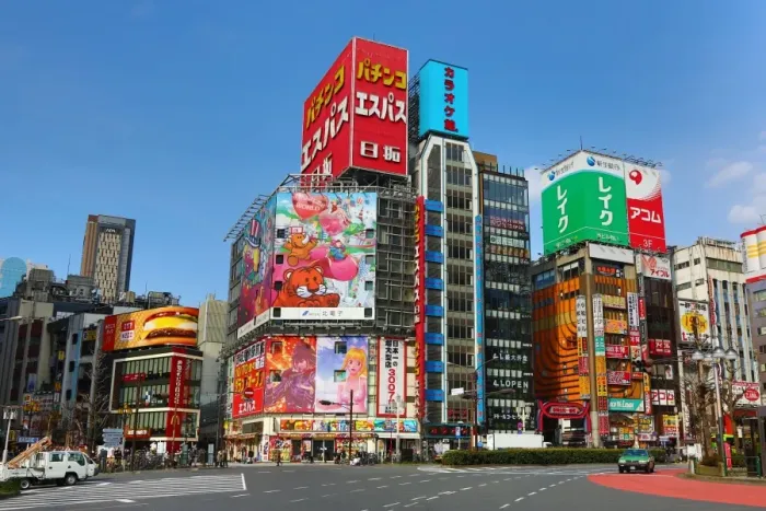  : Buildings and advertising signs in Shinjuku in Tokyo, Japan