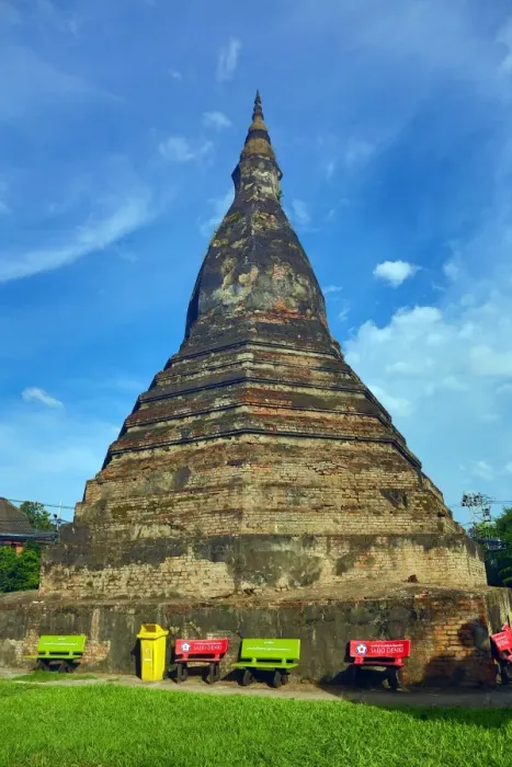  : That Dam Stupa in Vientiane, Laos