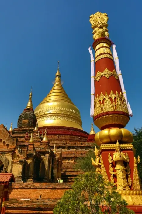  : Dhammayazika Pagoda Temple on the Plain of Bagan, Bagan, Myanmar (Burma)