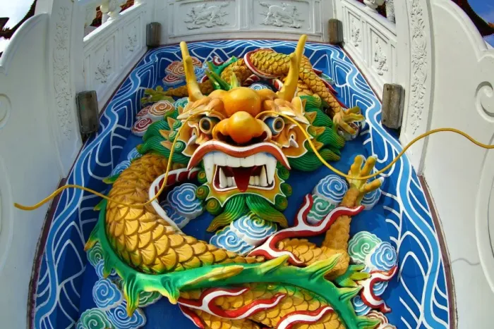  : Dragon face decoration at the Thean Hou Chinese Temple, Kuala Lumpur, Malaysia