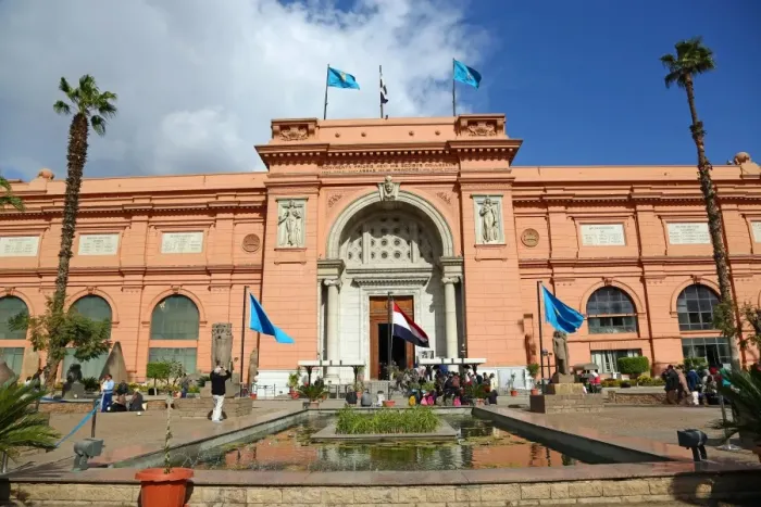  : The Egpytian Museum in Tahrir Square, Cairo, Egypt