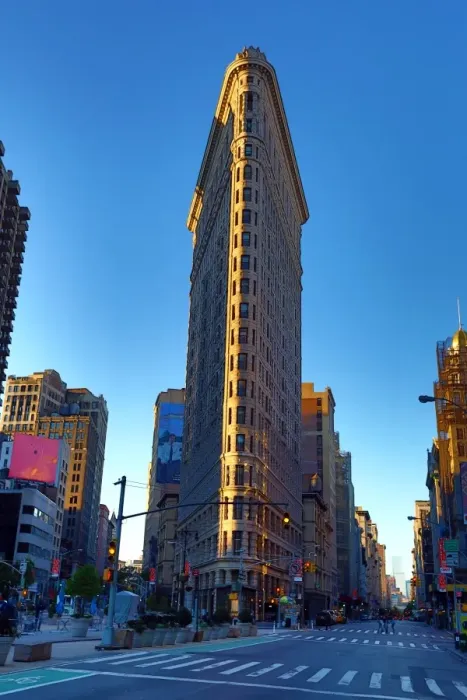 : The Flatiron Building, Madison Square, New York. America : The Flatiron Building, Madison Square, New York. America