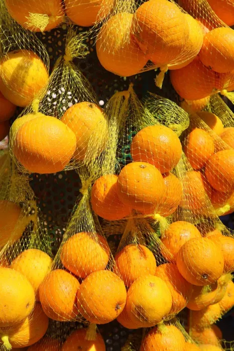  : Fresh oranges on sale in the street market in the city of Pompeii, Italy