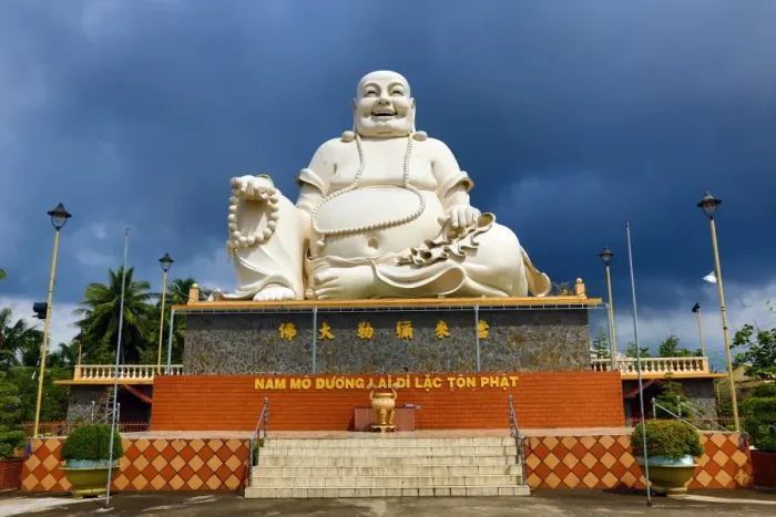  : Giant Buddha statue at Vinh Trang Temple, near My Tho, Mekong Delta, Vietnam