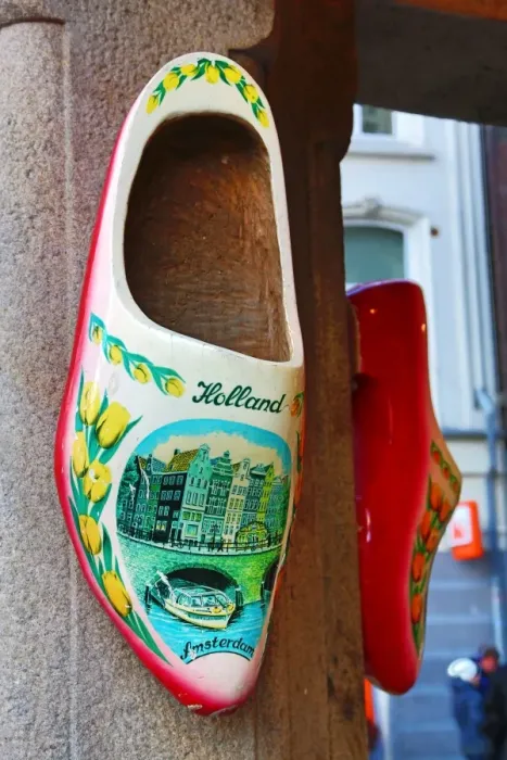  : Giant wooden souvenir clog outside a souvenirs shop for clogs in Amsterdam, Holland