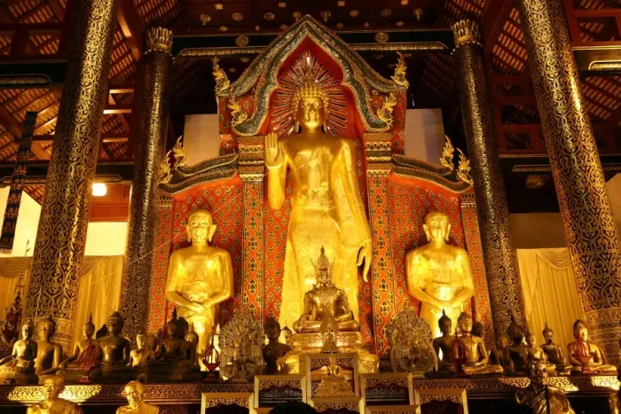  : Gold Buddha statue inside the Wat Chedi Luang Temple in Chiang Mai, Thailand