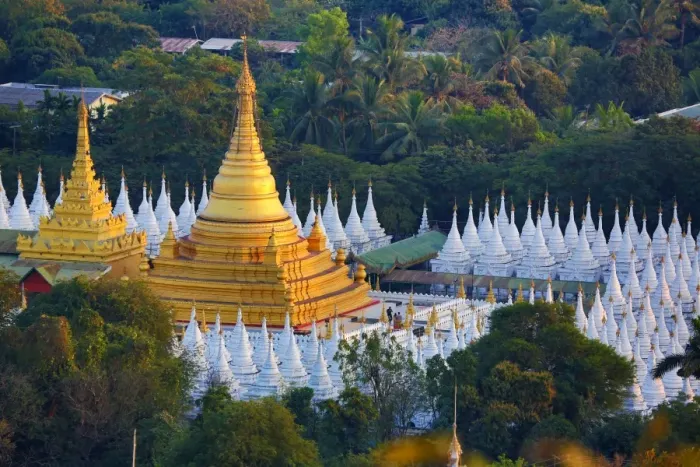  : Gold stupa and white dhamma ceti shrines of Sandamuni Pagoda, Mandalay, Myanmar (Burma)