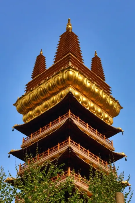  : Gold tower on the Jing an Buddhist Temple on West Nanjing Road, Shanghai, China