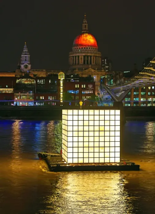  : Great Fire of London Anniversary in London and Floating Dreams