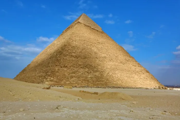 : The Great Pyramid of Khufu (or Cheops) on the Giza Plateau, Cairo, Egypt : The Great Pyramid of Khufu (or Cheops) on the Giza Plateau, Cairo, Egypt