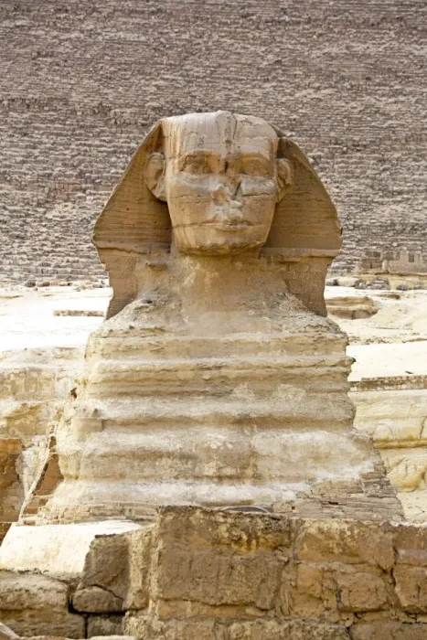  : The Great Sphinx statue on the Giza Plateau, Cairo, Egypt