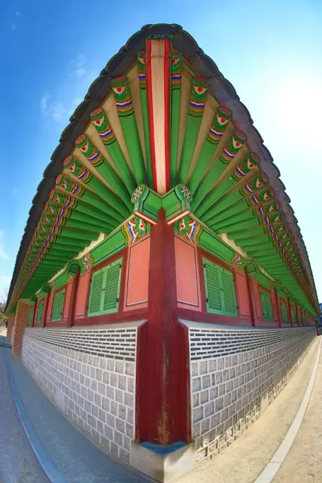 : Green wooden roof beams at Gyeongbokgung Palace in Seoul, Korea