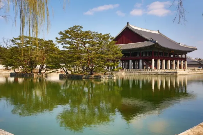  : Gyeonghoeru Pavilion at Gyeongbokgung Palace in Seoul, Korea