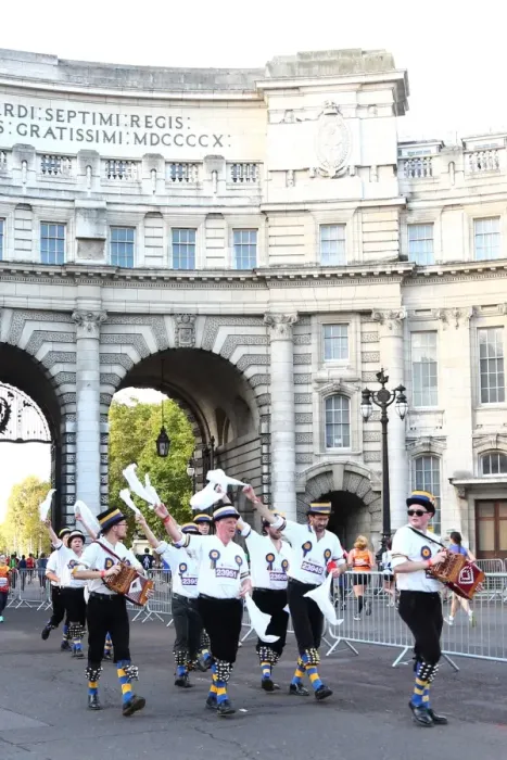  : Hammersmith Morris Men dance the Royal Parks Half Marathon in London