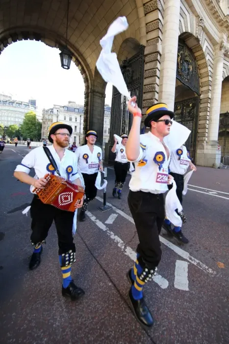  : Hammersmith Morris Men dance the Royal Parks Half Marathon in London