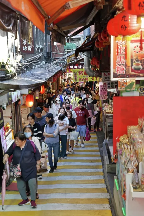  : Jiufen Old Street shopping street, Jiufen, Taiwan ROC