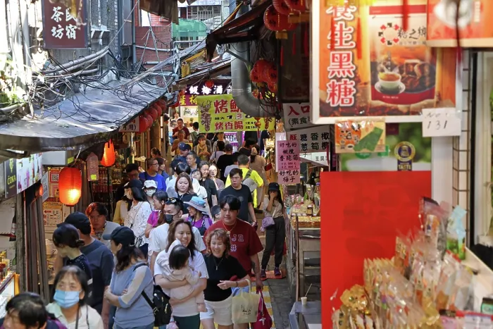  : Jiufen Old Street shopping street, Jiufen, Taiwan ROC