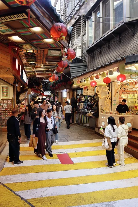  : Jiufen Old Street shopping street, Jiufen, Taiwan ROC