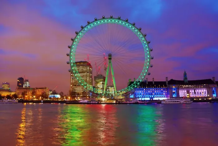  : London Eye turns green for St. Patricks Day in London