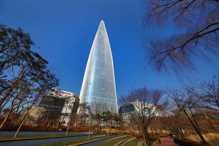  : Lotte World Tower skyscraper in Jamsil, Seoul, Korea