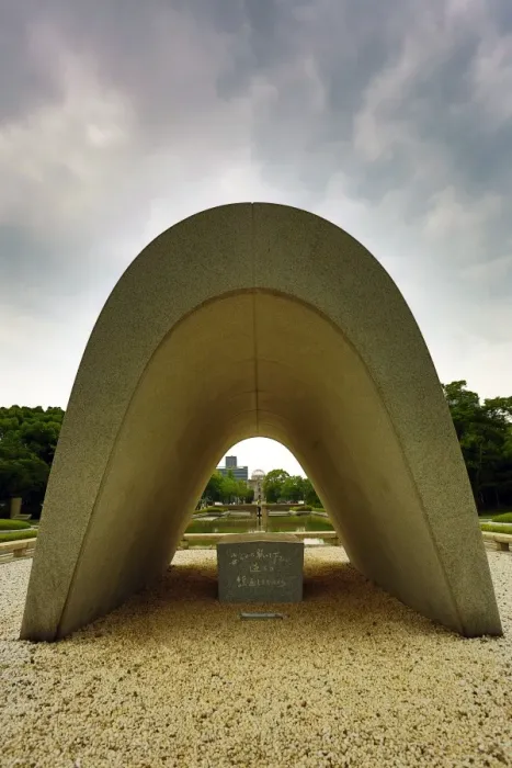  : The Memorial Cenotaph and the Genbaku Domu, Atomic Bomb Dome, in the Hiroshima Peace Memorial Park, Hiroshima, Japan
