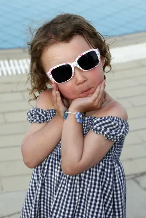  : Model released child on summer holiday