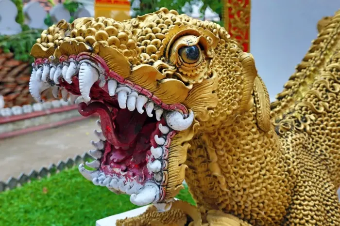  : Mom statue at Wat Maha Thera Chan Temple in Chiang Mai, Thailand