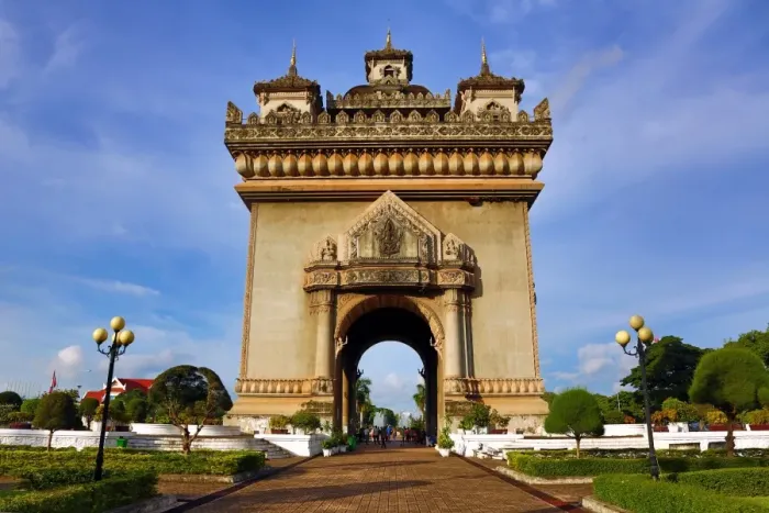  : Patuxay Monument arch, Vientiane, Laos