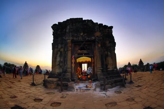  : Phnom Bakheng Hindu Temple Mountain, Siem Reap, Cambodia