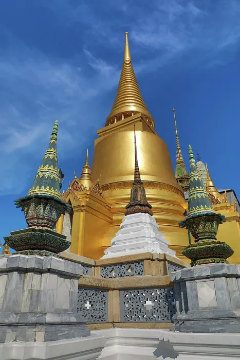  : Phra Si Rattana Chedi gold stupa at Wat Phra Kaew Temple, Bangkok, Thailand