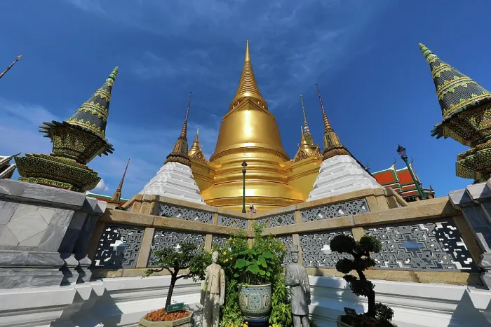  : Phra Si Rattana Chedi gold stupa at Wat Phra Kaew Temple, Bangkok, Thailand