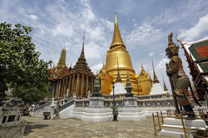  : Phra Siratana Golden Chedi at the Grand Palace Complex, Wat Phra Kaew, Bangkok