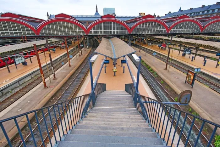  : Platforms of Copenhagen Central railway station in Copenhagen, Denmark
