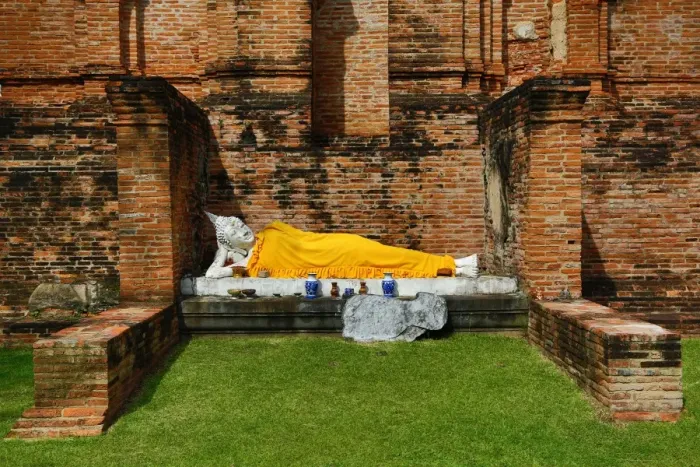  : Reclining Buddha statue at Wat Yai Chaimongkol Temple, Ayutthaya, Thailand