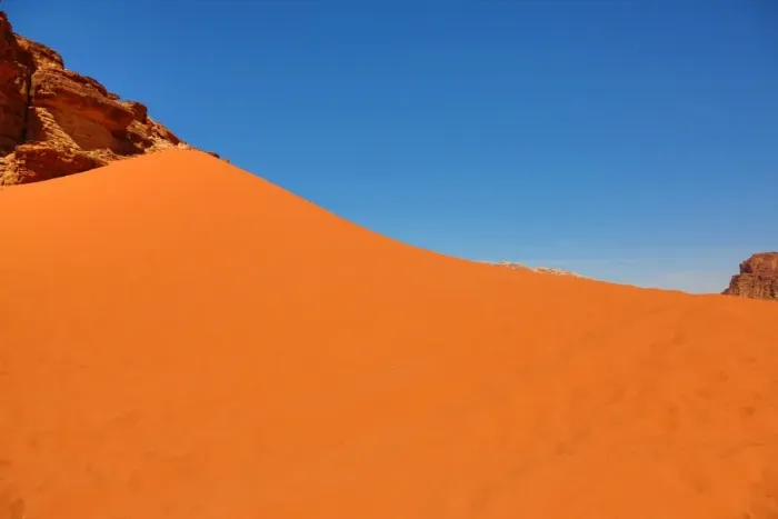  : Red sand dune in the desert at Wadi Rum, Jordan