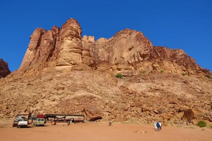  : Rock formations of Lawrences Spring in the desert at Wadi Rum, Jordan