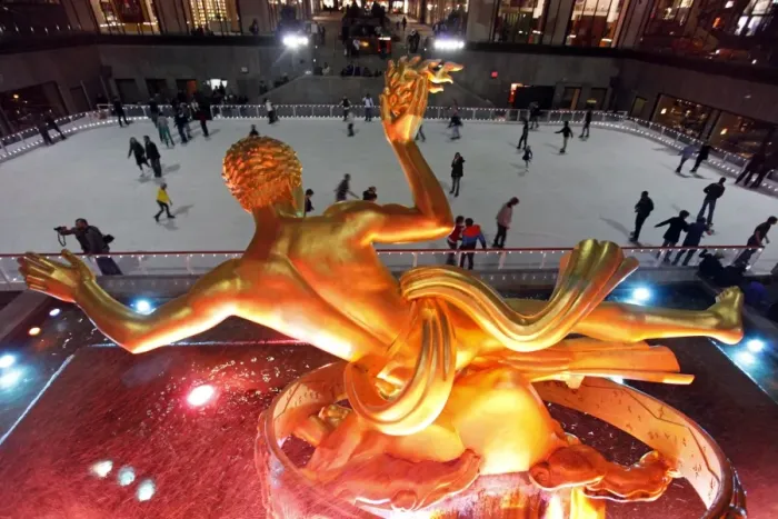  : Rockefeller Center ice rink in New York