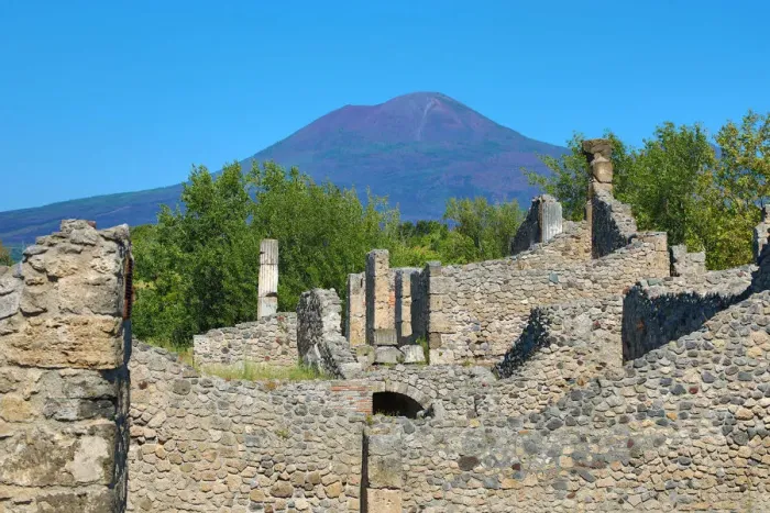  : Ruined pillar in the ancient Roman city of Pompeii, Italy