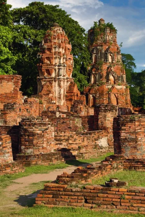  : Ruins of Wat Mahathat Temple, Ayutthaya, Thailand