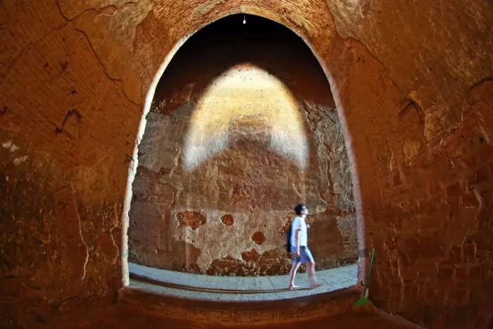 : Shadows and light inside the passages of Dhammayangyi Temple Pagoda in Old Bagan : Shadows and light inside the passages of Dhammayangyi Temple Pagoda in Old Bagan