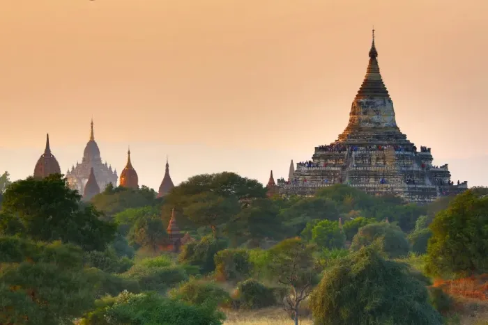  : Shwesandaw Pagoda and Temples and pagodas at sunset on the Central Plain of Bagan