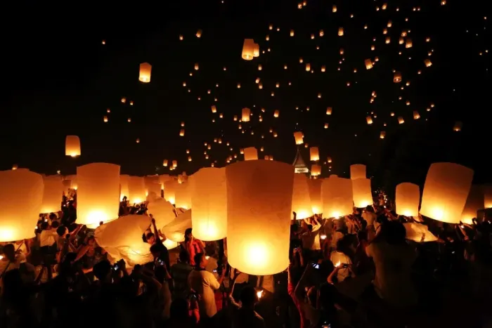  : Sky Lanterns at the Yee Peng Sansai, Loy Krathong, Floating Lantern Ceremony, Mae Jo, Chiang Mai, Thailandl