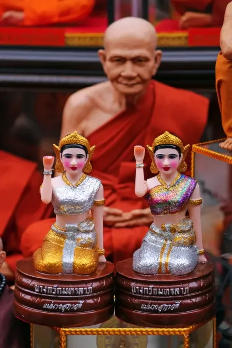  : Souvenirs in Wat Ratchanatdaram Temple, Bangkok, Thailand