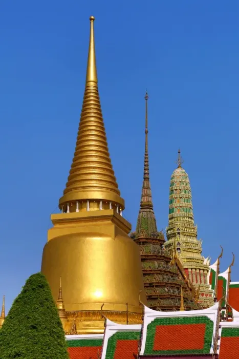  : Stupas and chedis at Wat Phra Kaew Royal Palace complex in Bangkok, Thailand
