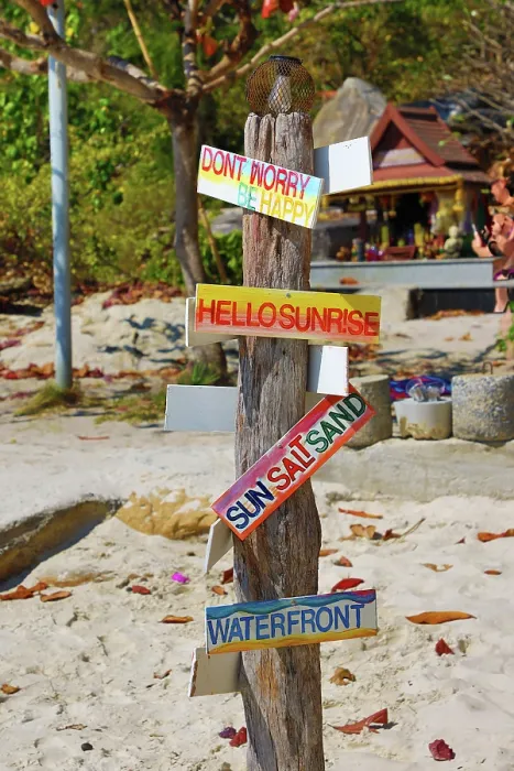  : Summer vibe signs at a beach bar on Sai Kaew Beach, Koh Samet, Thailand