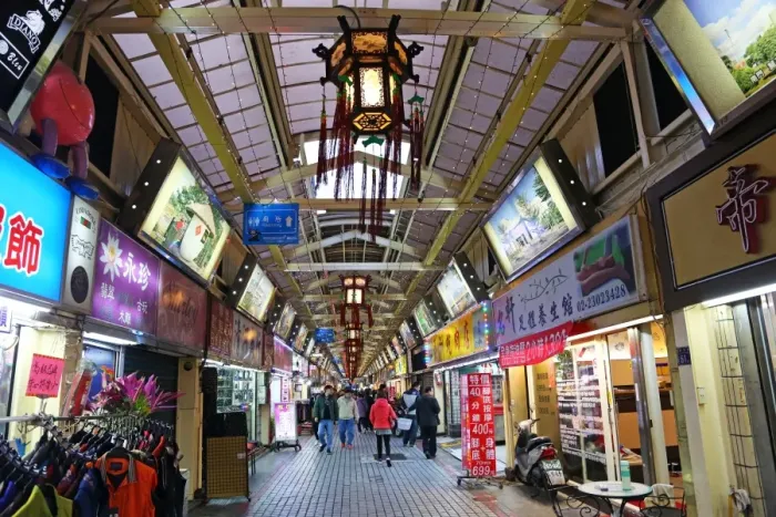  : Taipei Huaxi Street Tourist Night Market in Taipei, Taiwan